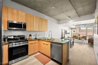 Photo #4: 2674503 Listing