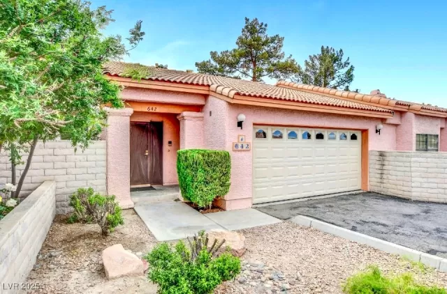 MLS: 2674540 Condo For Sale