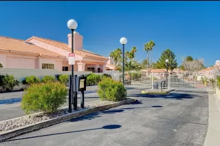 Photo #4: 2674540 Listing