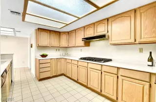 Photo #6: 2674540 Listing