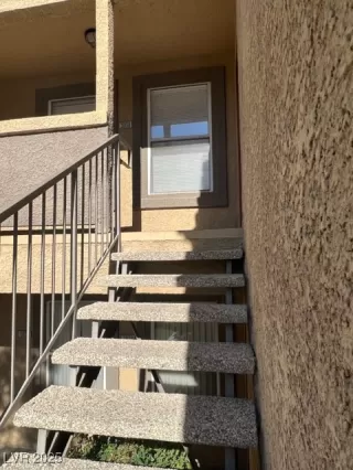 Photo #1: 2674543 Listing 