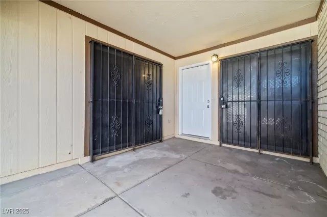 MLS: 2674547 Condo For Sale