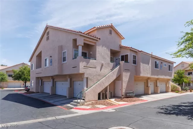 MLS: 2674555 Condo For Sale