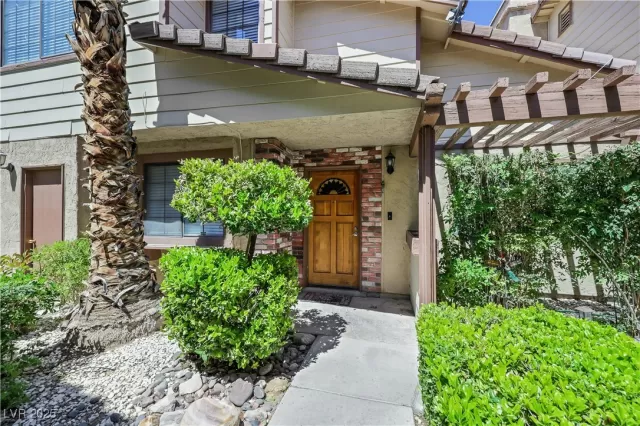 MLS: 2674576 Condo For Sale