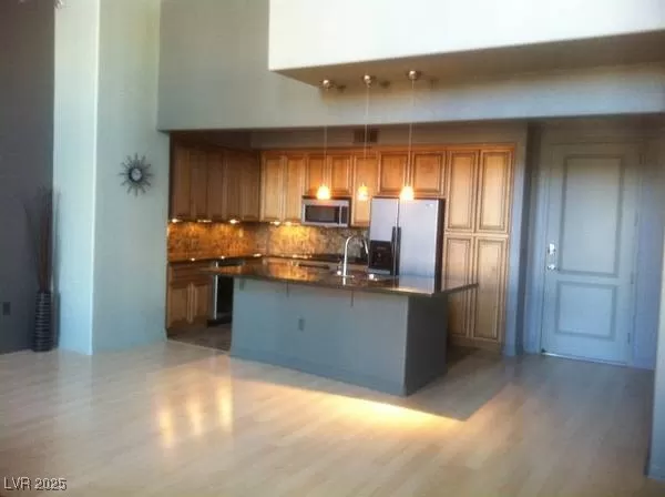 MLS: 2674584 Condo For Sale