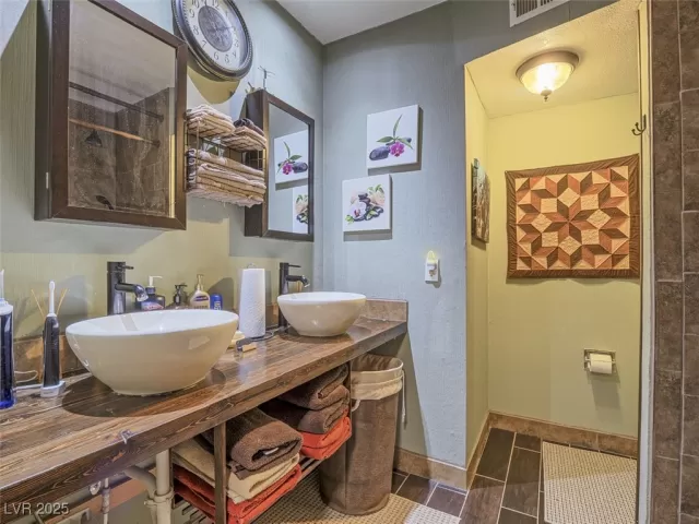 MLS: 2674611 Condo For Sale