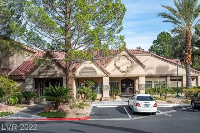 MLS: 2674612 Condo For Sale