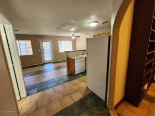 Photo #2: 2674628 Listing 