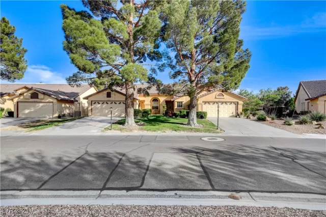 MLS: 2674631 Condo For Sale