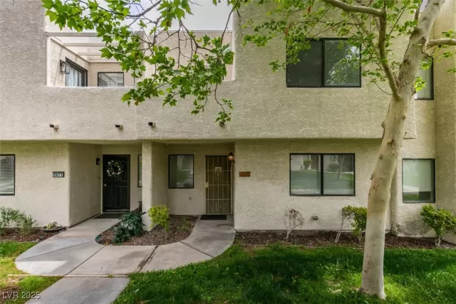 MLS: 2674632 Condo For Sale