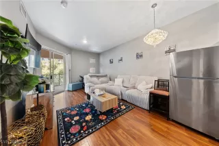 Photo #1: 2674656 Listing 