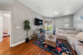 Photo #2: 2674656 Listing 