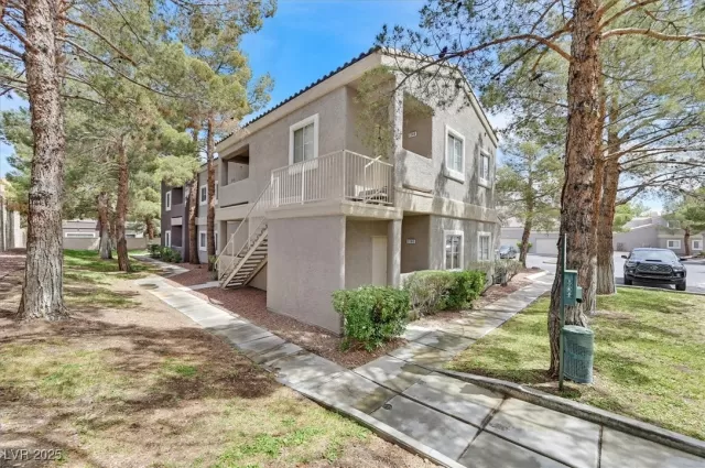 MLS: 2674677 Condo For Sale