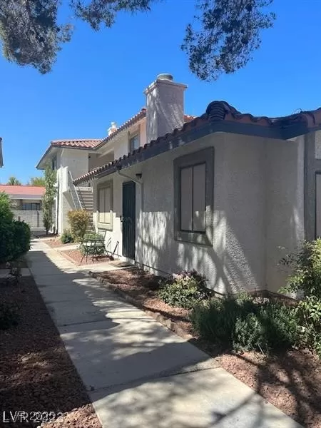 MLS: 2674790 Condo For Sale