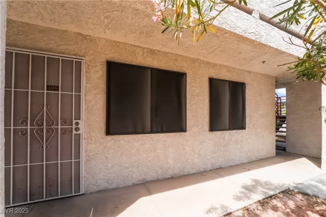 MLS: 2674798 Condo For Sale