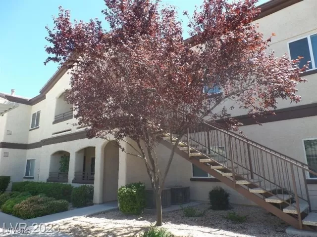 MLS: 2674813 Condo For Sale