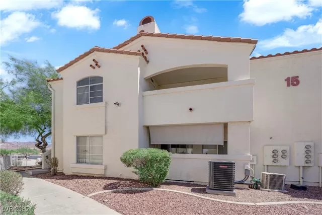 MLS: 2674854 Condo For Sale