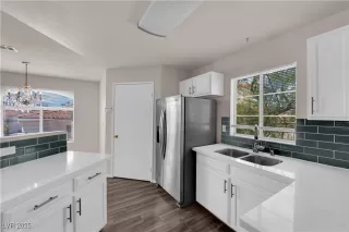 Photo #4: 2674854 Listing