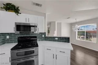 Photo #5: 2674854 Listing