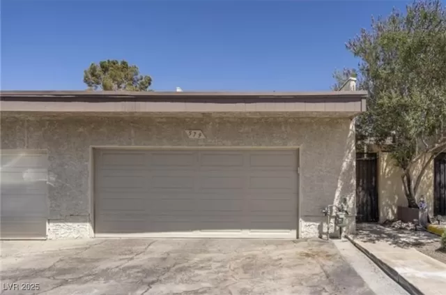 MLS: 2674868 Condo For Sale