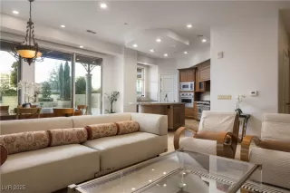 Photo #2: 2674913 Listing 