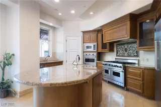 Photo #3: 2674913 Listing 