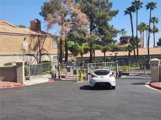 Photo #1: 2674924 Listing