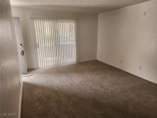 Photo #6: 2674924 Listing