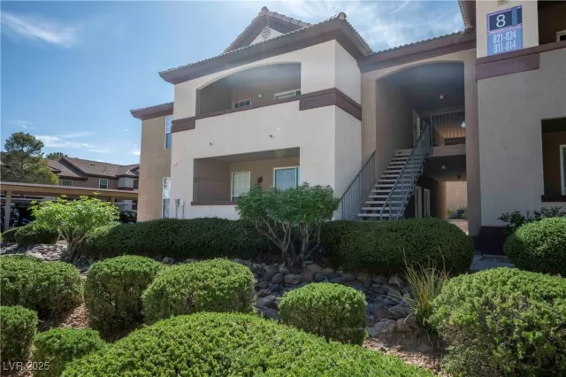 MLS: 2674963 Condo For Sale