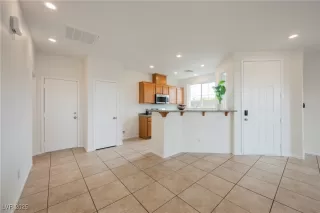 Photo #6: 2674982 Listing