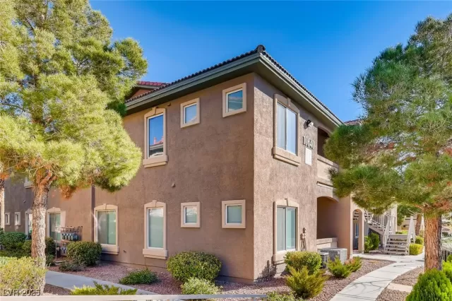 MLS: 2674988 Condo For Sale