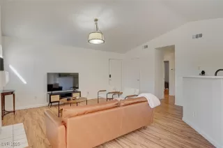 Photo #6: 2674996 Listing 