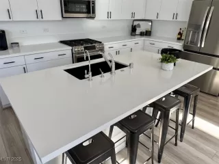 Photo #4: 2675000 Listing 