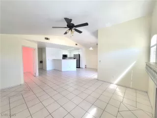 Photo #4: 2675011 Listing 