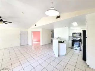 Photo #5: 2675011 Listing 