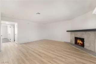 Photo #5: 2675053 Listing