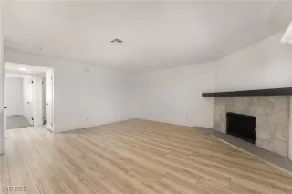 Photo #6: 2675053 Listing