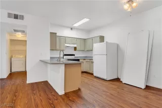 Photo #2: 2675067 Listing 