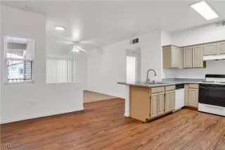 Photo #3: 2675067 Listing 