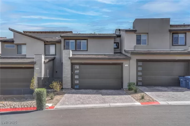 MLS: 2675073 Condo For Sale