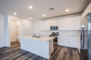 Photo #2: 2675095 Listing 