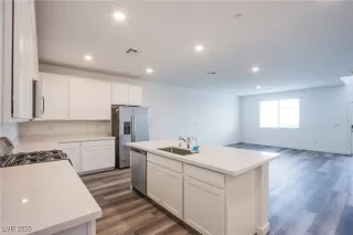 Photo #3: 2675095 Listing 