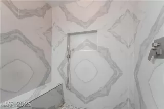 Photo #5: 2675160 Listing