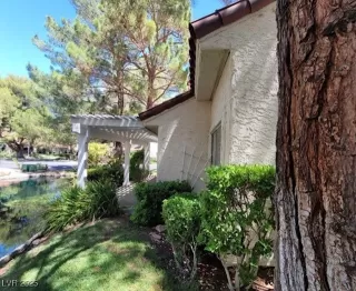 Photo #5: 2675176 Listing