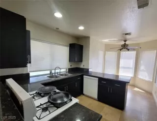 Photo #6: 2675176 Listing