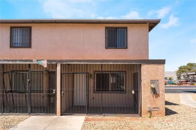 MLS: 2675193 Condo For Sale