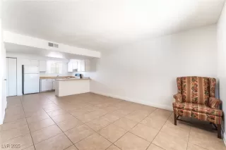 Photo #4: 2675193 Listing