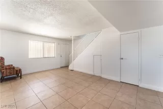 Photo #6: 2675193 Listing