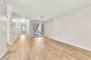 Photo #3: 2675246 Listing