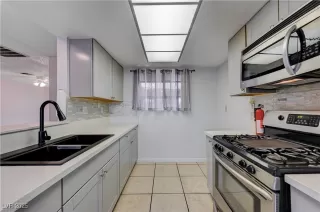 Photo #3: 2675247 Listing